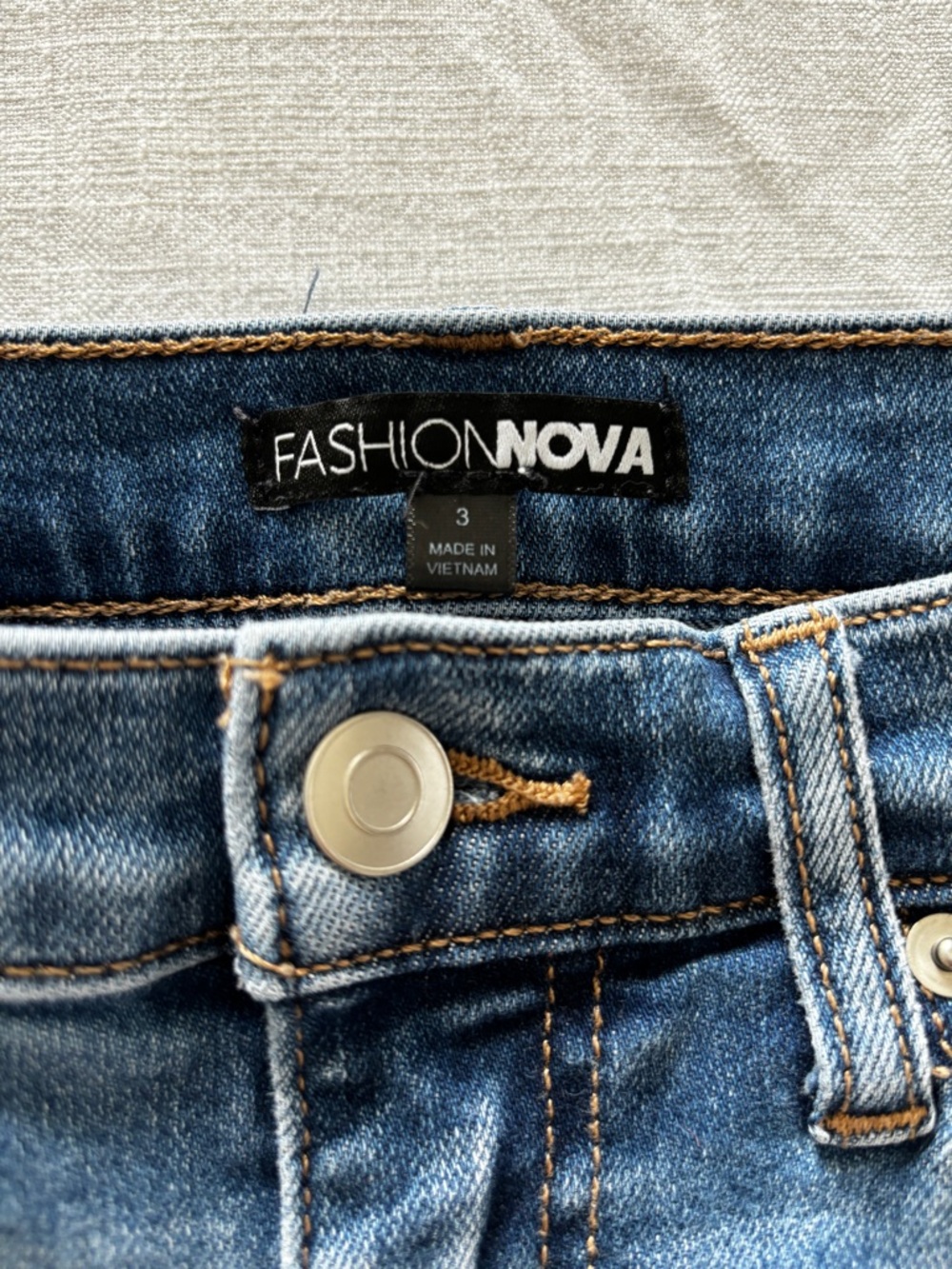 Fashion Nova Mid Wash Jeans - Blue